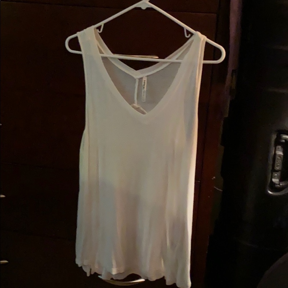 Comfy white tank top in good condition